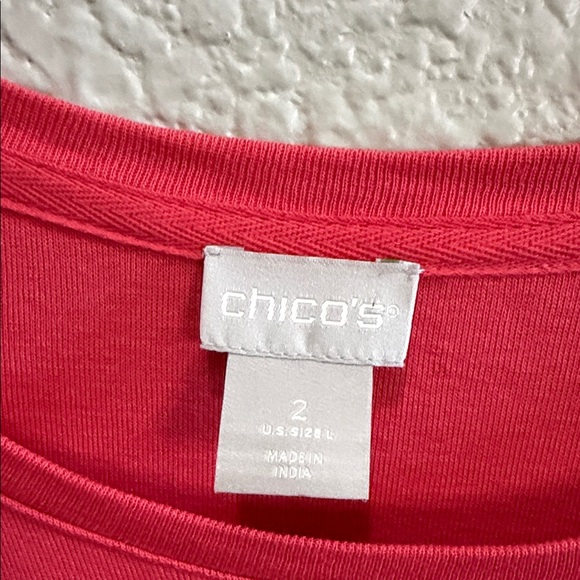Chico’s size 2 Coral Women's Short Sleeve Top with Metallic Shoulder Trim - Picture 2 of 7